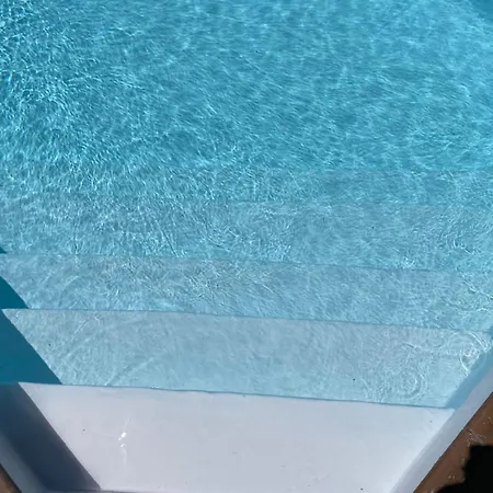 300m 10 Piscina Climatizada & Golf