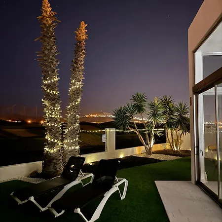 300m 10 Piscina Climatizada & Golf