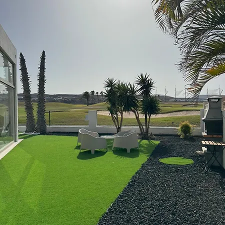 300m 10 Piscina Climatizada & Golf *