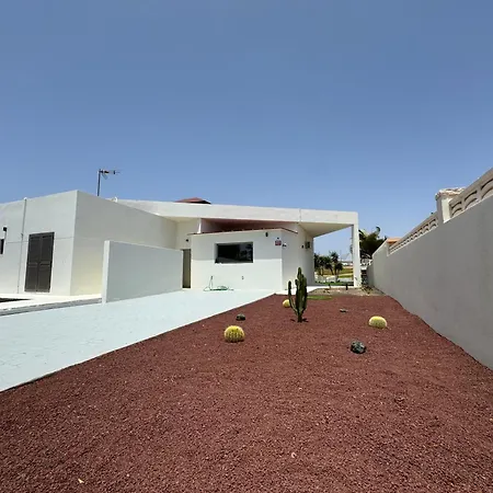 300m 10 Piscina Climatizada & Golf *