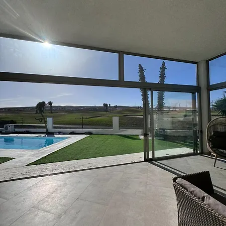 300m 10 Piscina Climatizada & Golf Villa *